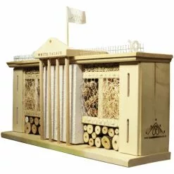 LUXUS-INSEKTENHOTELS INSEKTENHOTEL WEISSER PALAST